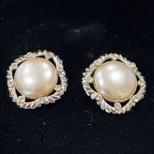 Classic Pearl and Crystal Stud Earrings - Cream Pearls